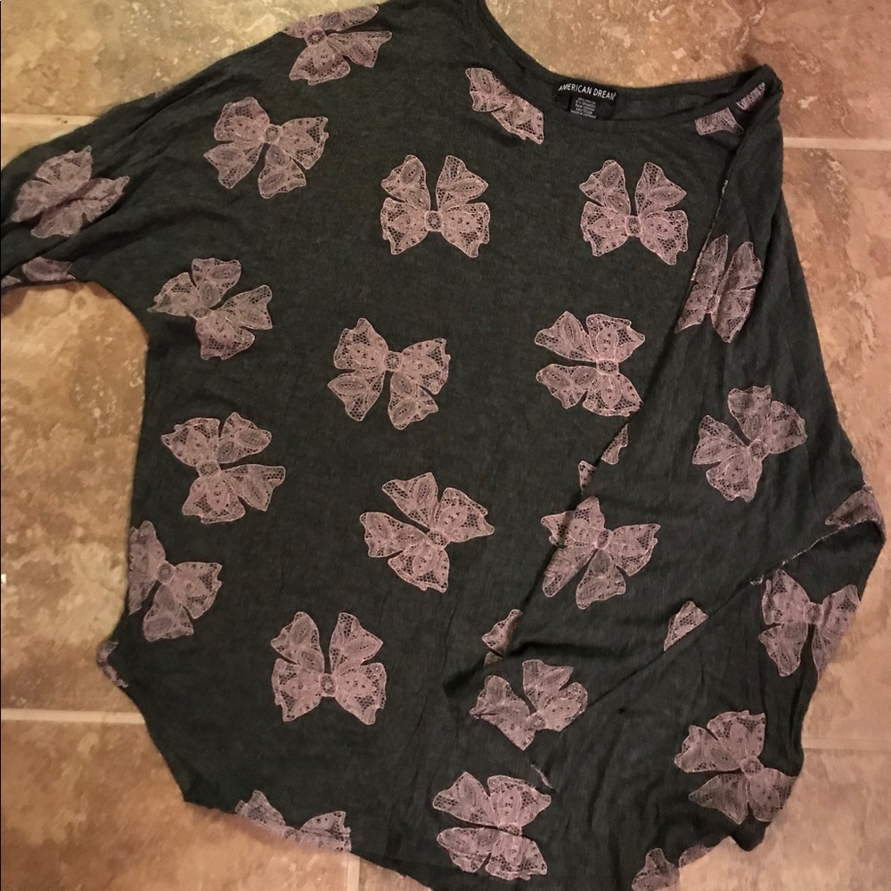 Cute grey with bows long sleeve shirt